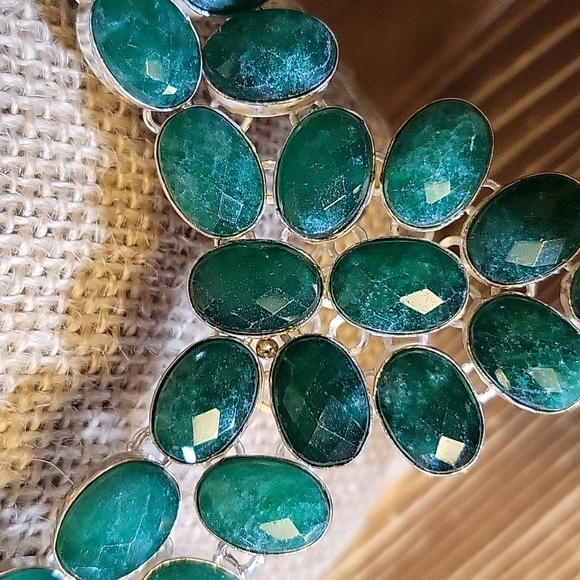 Amazing Simulated Emerald Necklace - NWOT - Adjustable - Picture 3 of 7